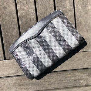 VNTG 90's Gray & White Mesh Purse